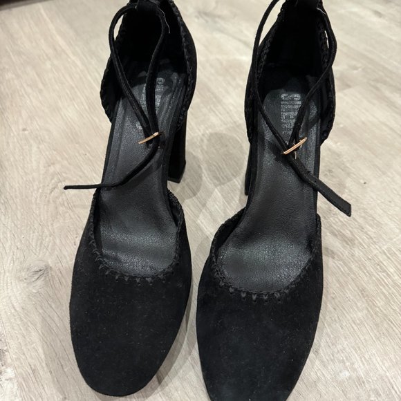 Silent D Black suede addie pump size 11